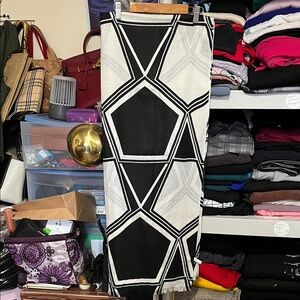 Chic Geometric Black and White Scarf